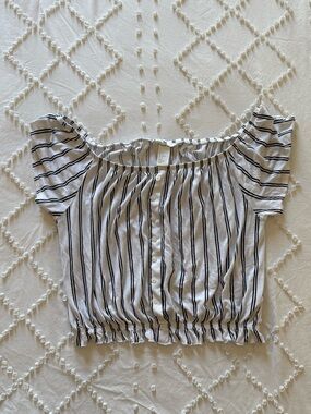 H&M White Crop Top with Black Vertical Stripes